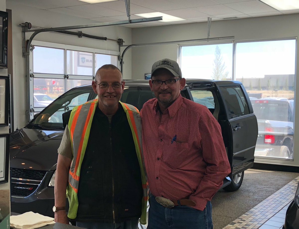 CntryChrysler's tweet photo. Garth came to visit Donnie Dodge! https://t.co/E2pcR6wsyq