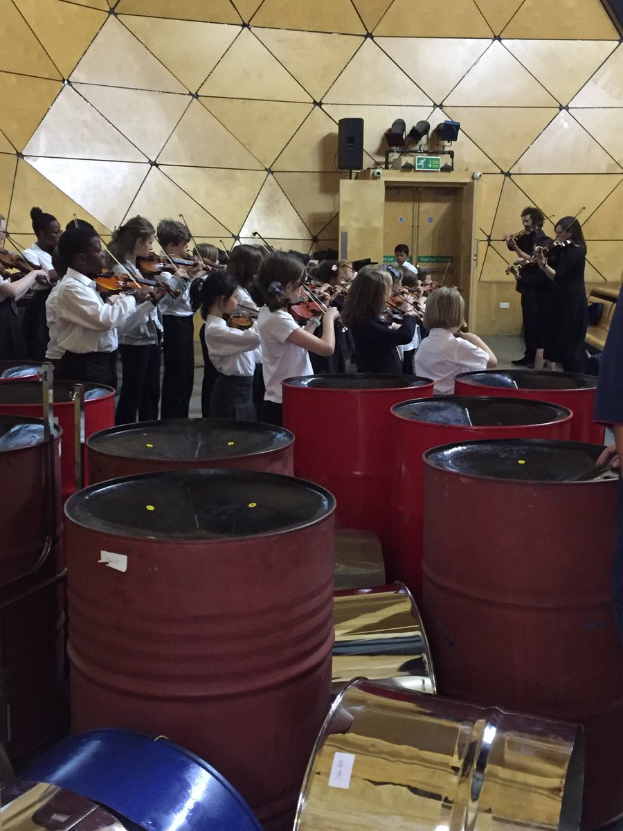 JulesParkerHill's tweet photo. Rehearsals are underway for tonight’s Festival Youth Concert at Kingsdale School 7pm #dulwichfestival #suzukiviolinists #youngmusicians #talentedkids #localschools #youthconcert https://t.co/ZcjboRr1kn