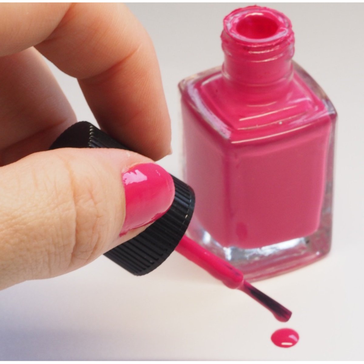 lifefcu's tweet image. Mom's, come in to open an account to be entered into a drawing for a certificate to the Nail Salon! #OpenanAccount