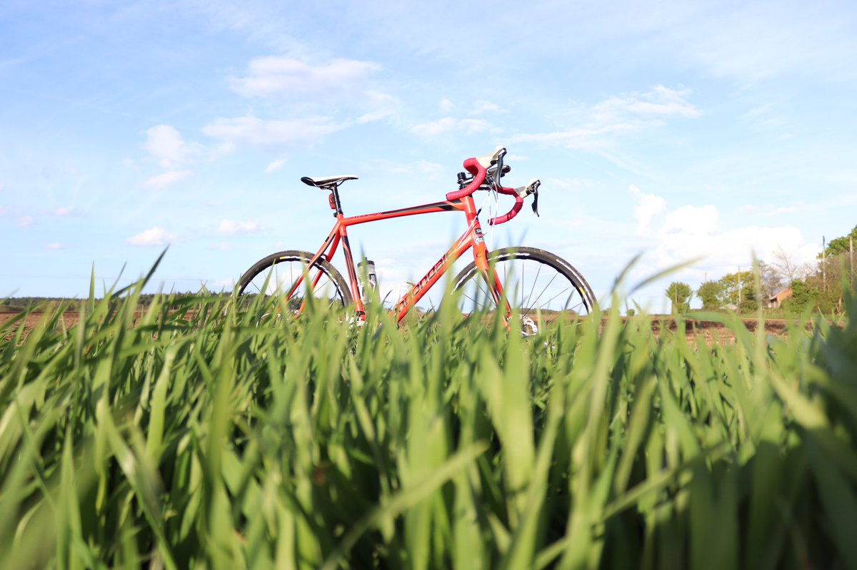 Where have the WARM sunny days gone..... the sun seems to be here but it’s not warm! #bringbacksummer #sun #cycling #bike #field #bluesky #cannondale