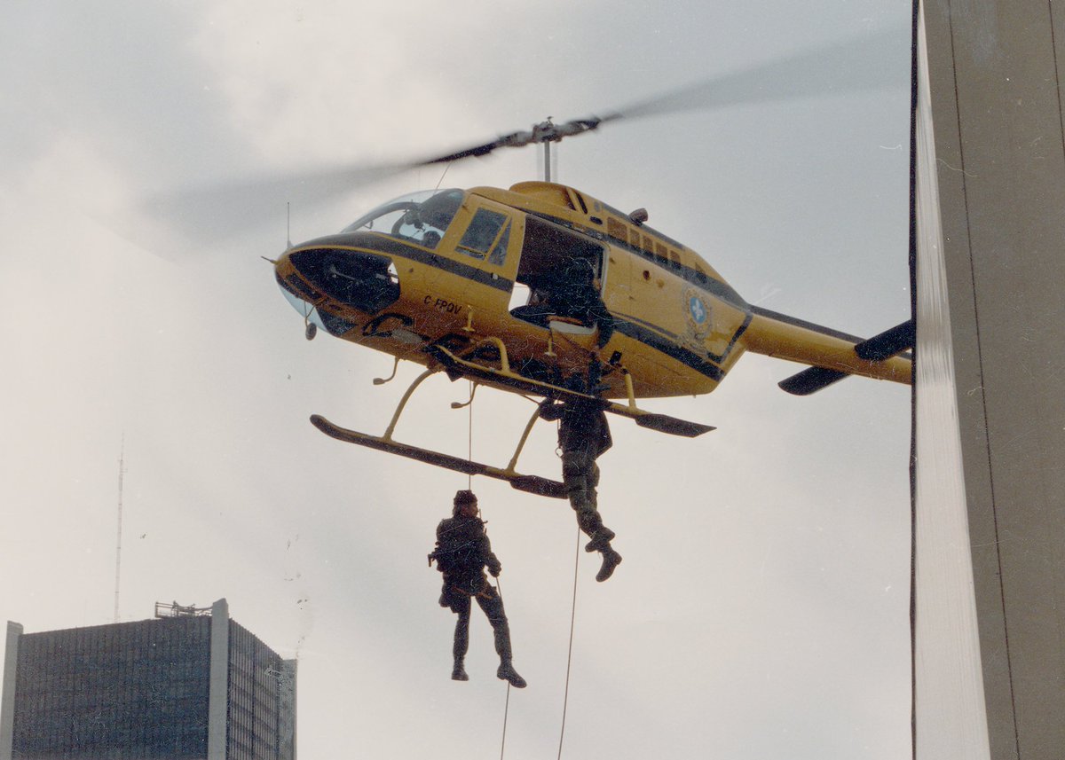 sureteduquebec's tweet photo. Saviez-vous que la Sûreté du Québec est avec vous au quotidien depuis plus de 148 ans? En cette Semaine de la police,  jusqu’au 19 mai, nous vous invitons à consulter l’historique des valeurs organisationnelles de la SQ
https://t.co/vzlZSjMCyz #Semainedelapolice https://t.co/f0VRoYQ04T