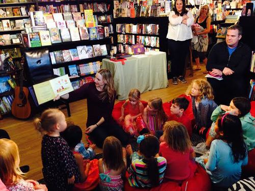 FirenzesLight's tweet photo. Our friends @tinseltotstyle and @zalamoon are launching their lines at @buybuybaby in Mission Viejo! To celebrate,I'll be reading, singing and signing books at 2:30 Sat and 12:30 Sun. There'll be lots of giveaways, goodies, guest speakers and fun for all!!
#TTZMNurseryTakeover https://t.co/fVAu5ZRxNf
