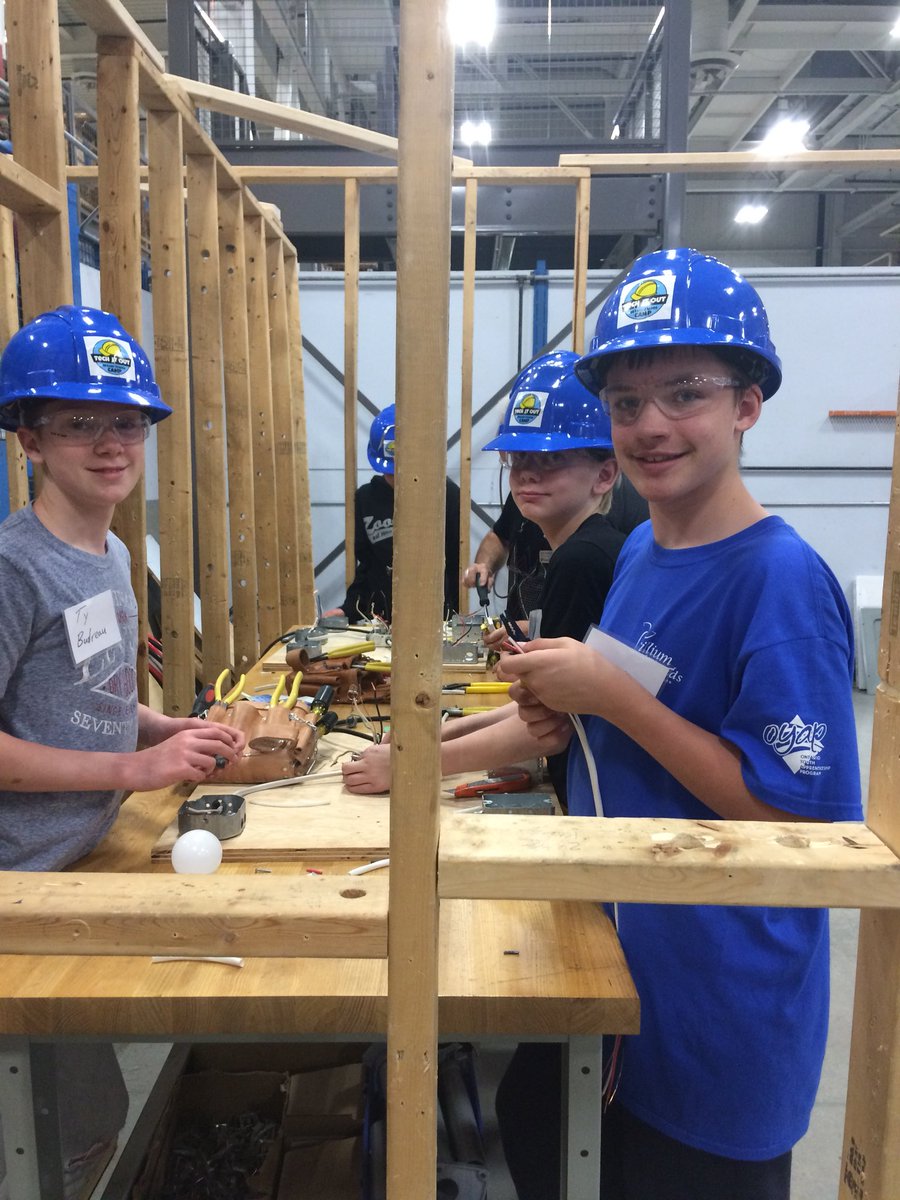 tldsboyap's tweet photo. Electrifying activities at Georgian College in Midland for Grade 7 students at TLDSB Tech It Out Camp. They are wiring a three way light. https://t.co/59lVk6odIN