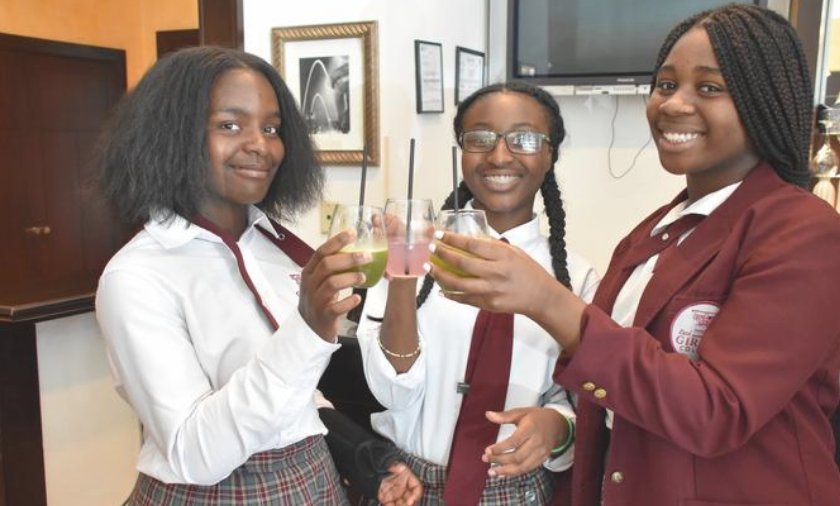 PHLBizJournal's tweet photo. .@SofitelPhilly welcomes @GirardCollege students for out of classroom experience https://t.co/OkiQ8TjVuN https://t.co/5OqsQd9hDB