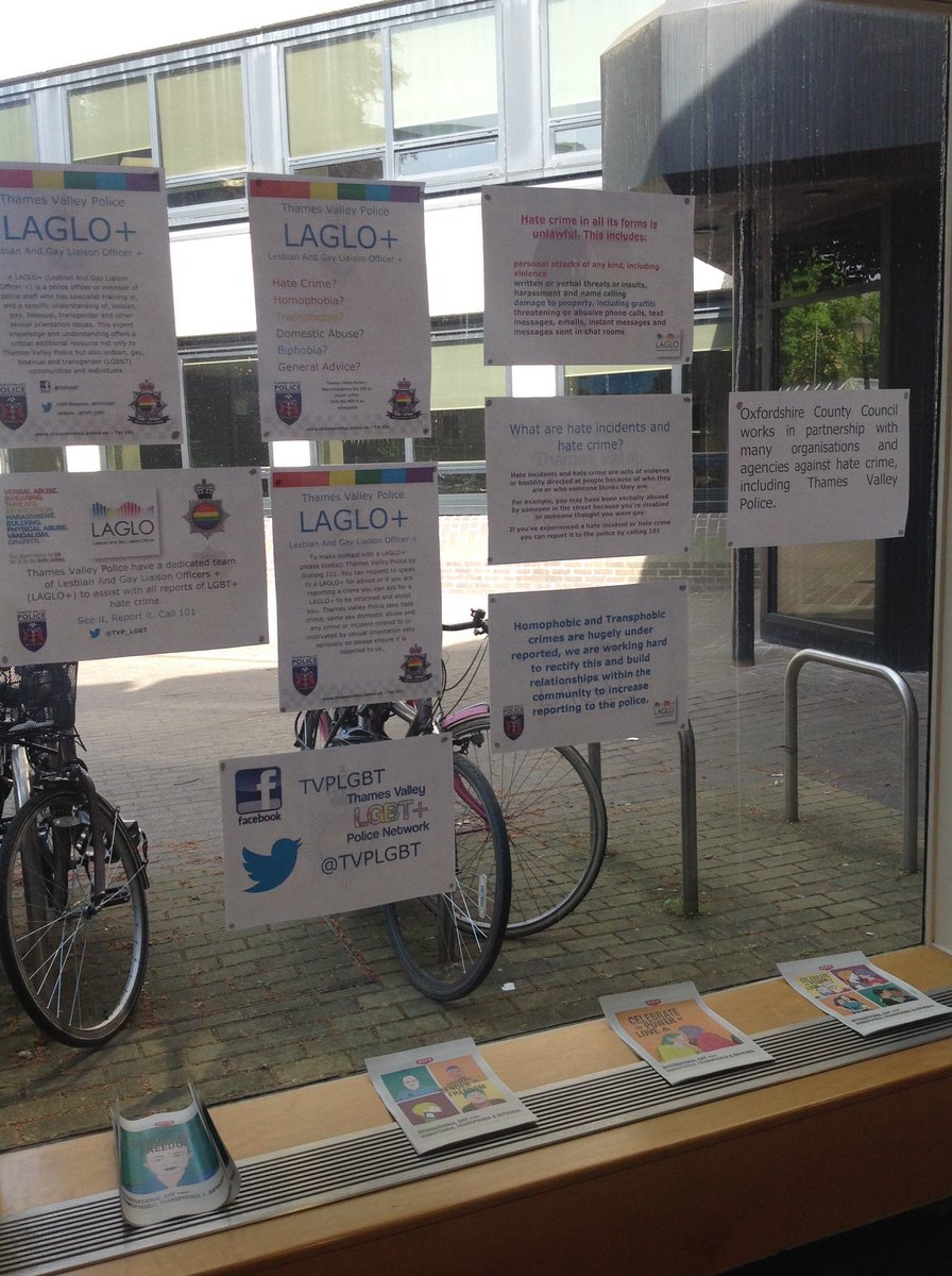 TVP_LGBT's tweet photo. Our display at Oxfordshire County Council offices in Oxford today in support of IDAHOT. Oxfordshire County Council are just one of the partner agencies we work closely with in order to raise awareness of hate crime #laglo #tvplgbt #tvp #policewithpride #lgbt #p7328 https://t.co/HMG8EkmF3E