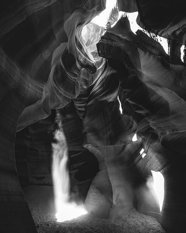 Specter. •
•
•
•
•
#contemporaryart #fineart #nikonnofilter #arizona #antelopecanyon #ghost #nikonlove #phoenix #az #page #instaart #instagramaz #scottsdale #artgallery #nikonusa #nikonforever #az365 #paranormal #haunted #rollsroyce #arizonaphoto… ift.tt/2k48Xss