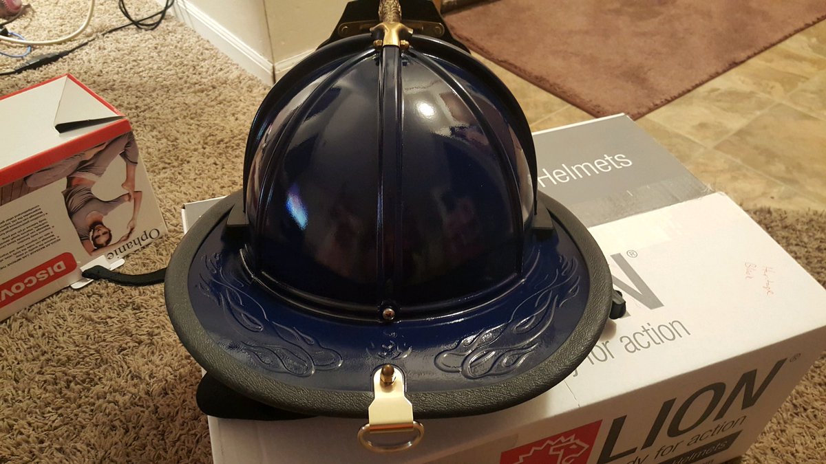 rgffoundation's tweet photo. Working on a way to get this beautiful helmet from @LION_Gear signed to be auctioned off Saturday at the #KarbachCookOff! #Astros #WorldChamps #benefitingfirefighters #Houston https://t.co/vL1xDpPbzj