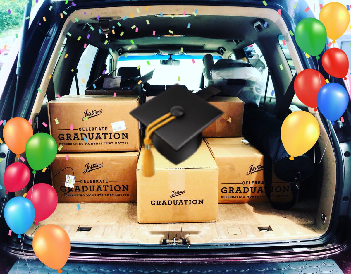 mrsvwillis's tweet photo. #packingthecar #graduation2018 #diplomas #seeyouatpractice #dontbelate https://t.co/PsUsO02l3s