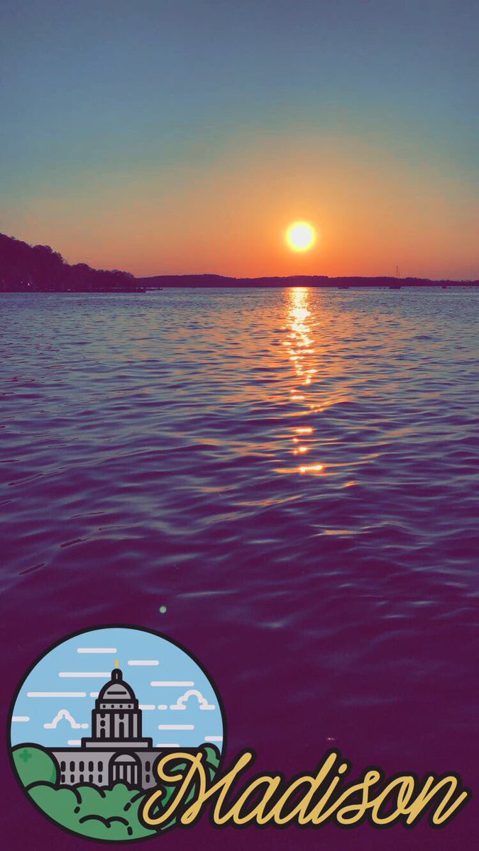 aziizalbakri's tweet photo. Mesmerizing sunset view. Picture was taken yesterday #uwmadison #uwterrace https://t.co/6dtBIHY3sn