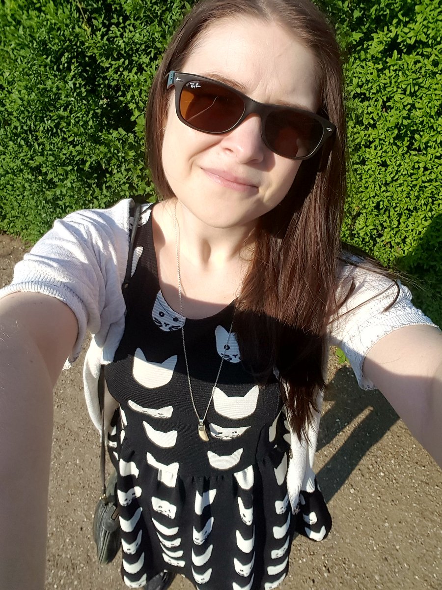 madmalika_'s tweet photo. Your favorite Ragerina Kitty in a not-so-raging mood - just got back from the icecream parlor ;) https://t.co/FpjO1flduM