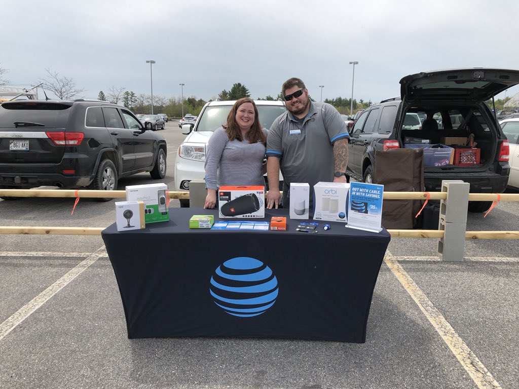 @cbev207 and <a href="/ImDarylT/">Daryl T</a> representing <a href="/Wicked_Windham/">Windham Warriors</a> at Lowe’s for Pros table event! #OurNE #GROWin2018 <a href="/Phil__Oliveira/">Phil Oliveira</a> <a href="/TheRealOurNE/">#OurNE</a> <a href="/CarolWalsh01/">Carol Walsh</a> <a href="/WilliamGStovall/">William Stovall</a>