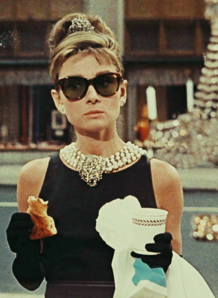 swiftieee97's tweet photo. The queens of their eras.
                              
Audrey Hepburn           Taylor Swift                       
   05/04/29                       12/13/89 https://t.co/sTYa8r67PK