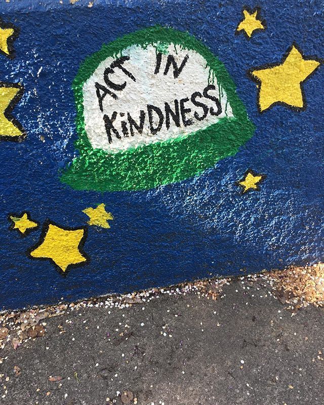 roosevelt_park's tweet photo. This is in the park across the street! Such a beautiful message.
#buildingbridges #benice #inclusion https://t.co/34k4guKcbU