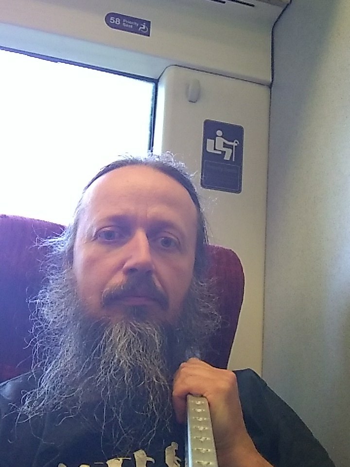 GreenJimll's tweet photo. Turns out that a metre long sash clamp can be used as an impromptu selfie stick to capture my dashing good looks too. #ToolsOnTour https://t.co/QjjSOMrzMp