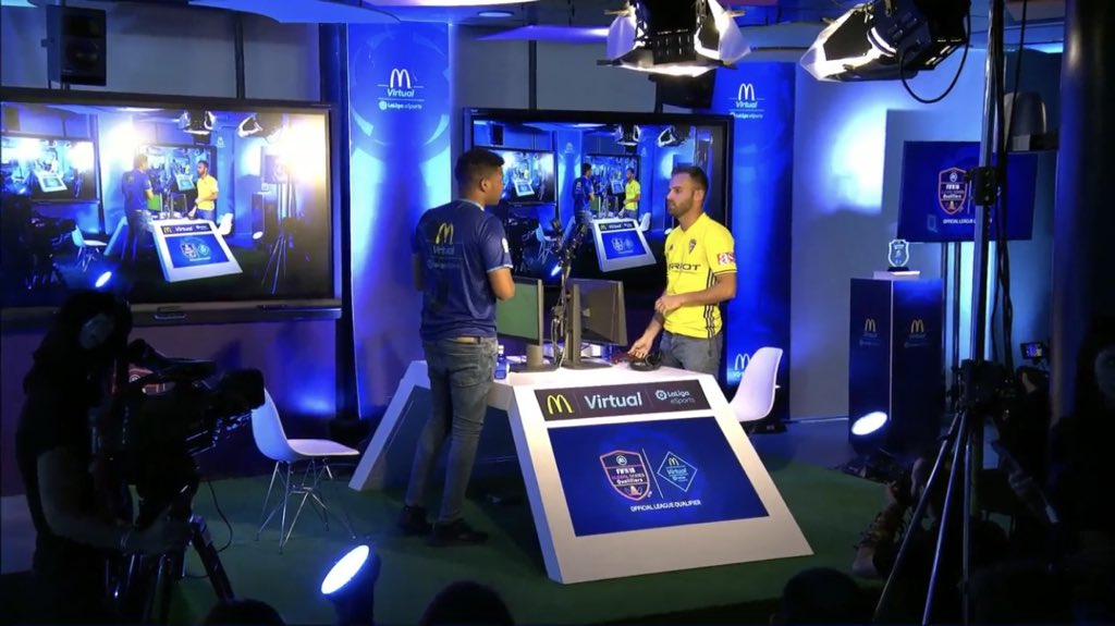 Cadiz_CFESports's tweet photo. SI!!!!!
CAMPEÓN!!!!!
Ganó @Rubidofano y el representante del @Cadiz_CFESports se convierte en el primer CAMPEÓN del #McDonaldsVirtualLaLiga #XBOX https://t.co/khsB24vTbQ