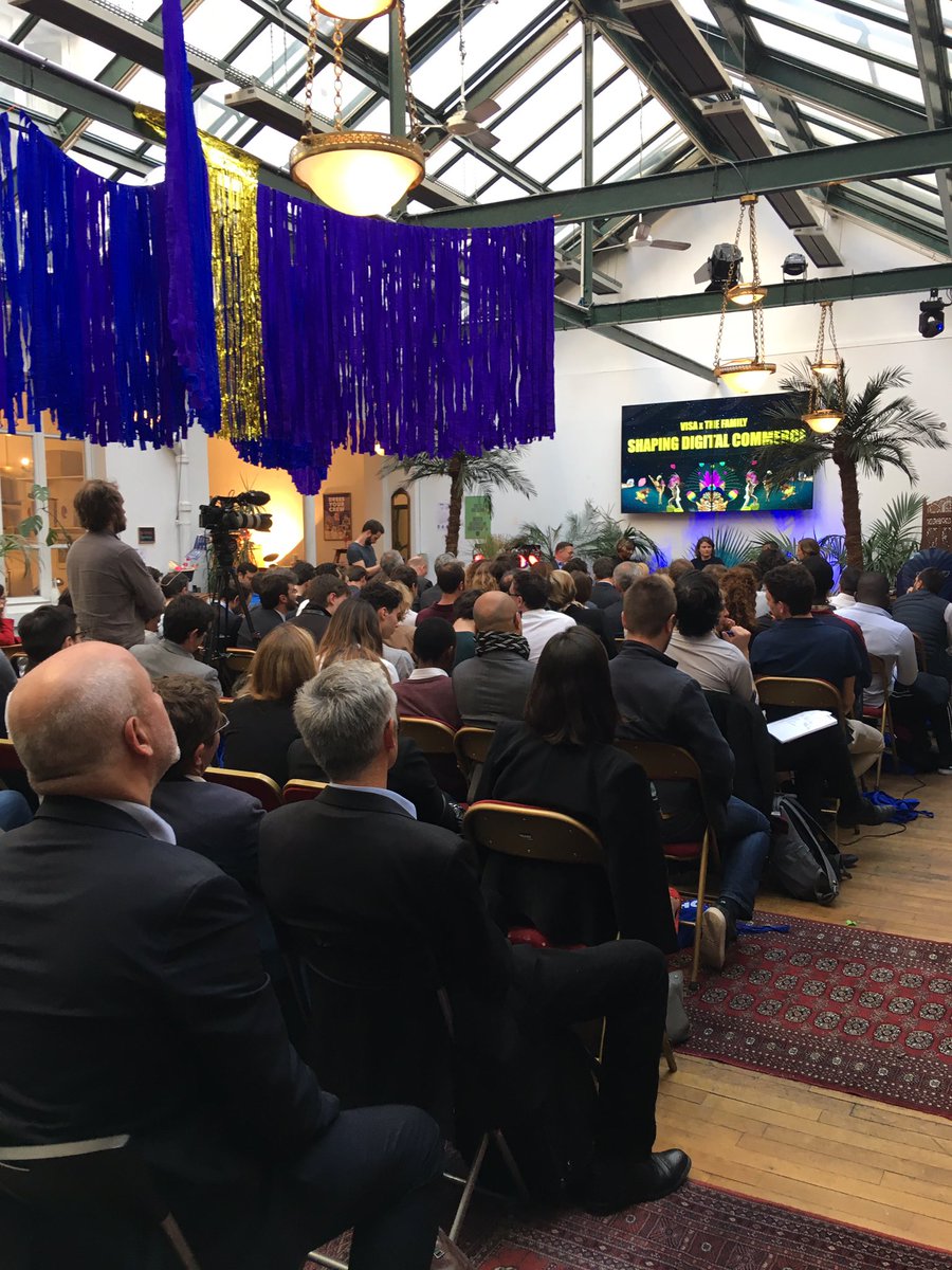 Visa_Fr's tweet photo. C'est la fin de notre meet-up #ShapingDigitalCommerce. Le moment de se rencontrer et d'échanger avec tout le monde! Merci à l'ensemble des speakers et à tous les participants pour cet extraordinaire moment! @_TheFamily https://t.co/1q52kAtyFF