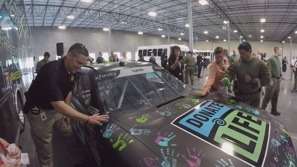 YCSO_SC's tweet photo. The #35 Donate Life car will bear the name & photo of Detective Mike Doty, who was a registered organ donor. Dotyβs kidneys were donated, saving the lives of two people. #YCSOStrong #YCSOFamily @LifeShareNC @JoeyGaseRacing (Tweet 2 of 2) https://t.co/Qg63BRaj8W