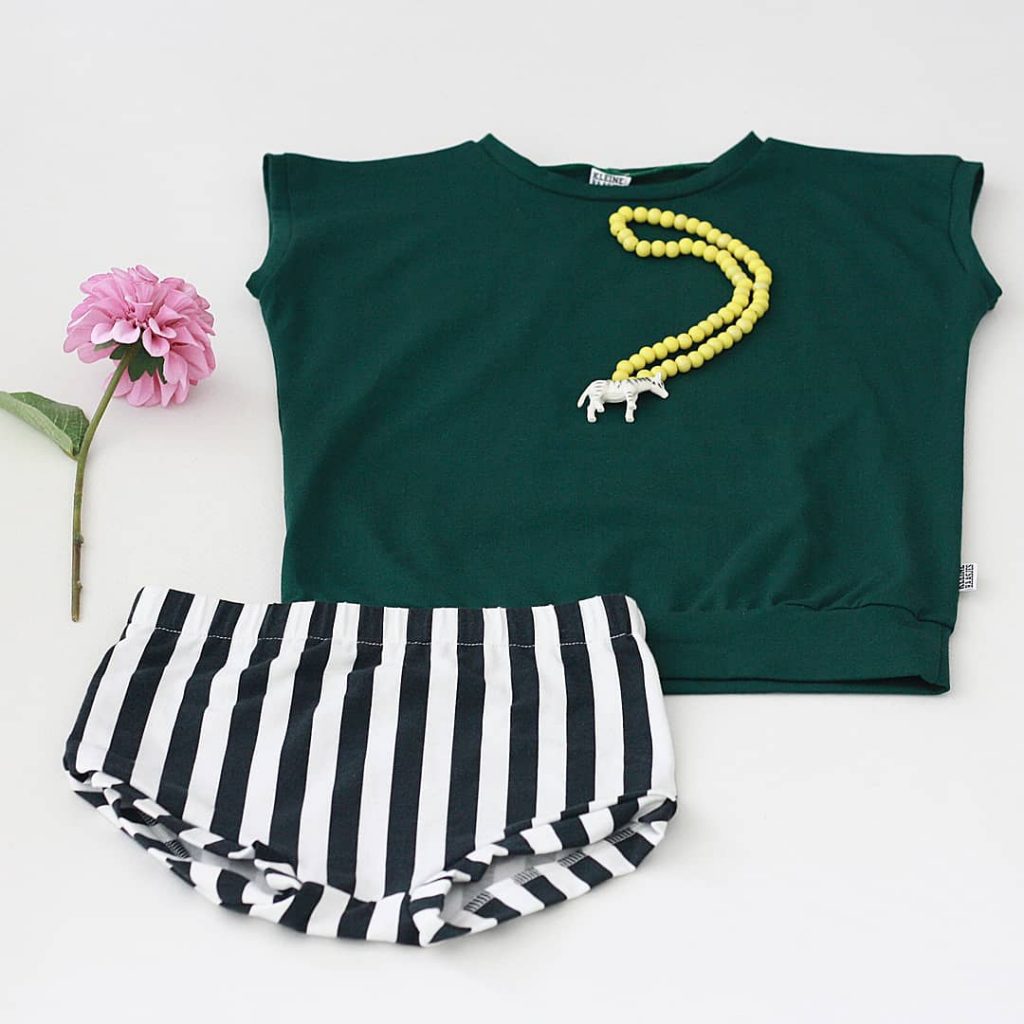 * TEENAGE GIRLS *
Kleine meisjes worden groot. En tjonge, winkelen voor een bijna tienermeisje is helemaal niet zo makkelijk.
Wat vind jij van deze outfit. Zou dit iets voor jouw dochter zijn?
-----> wp.me/p4fIUP-2Uf minimodeblog.nl/online-shops/k…