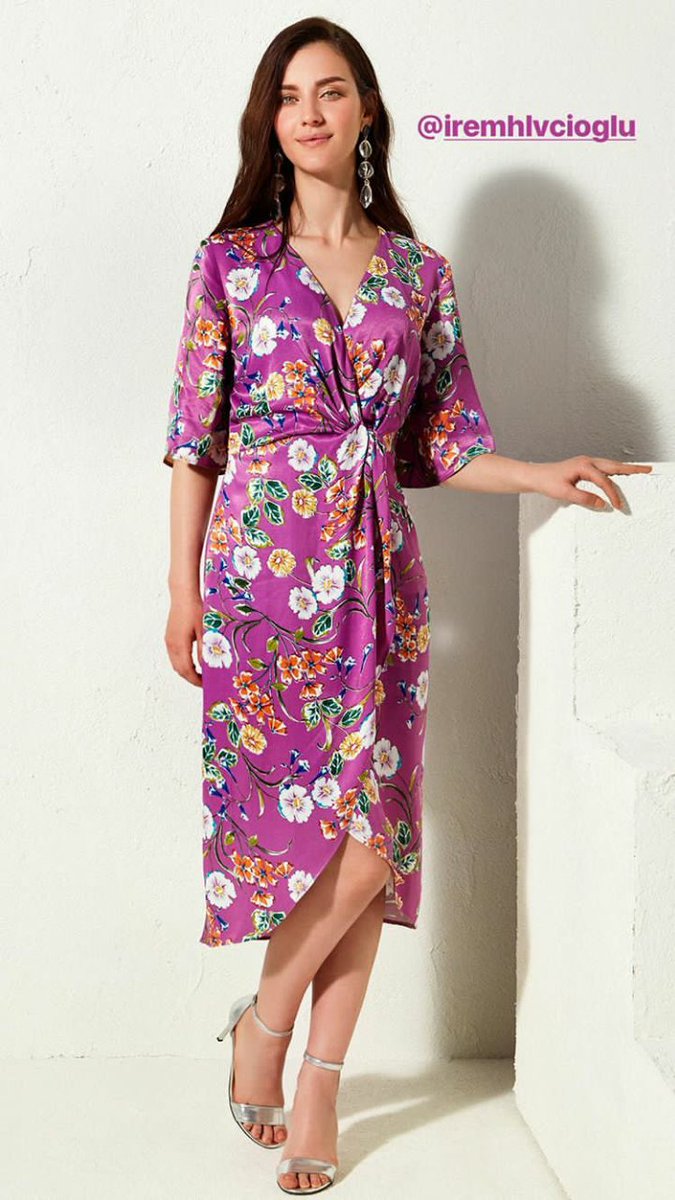 Bir isteğim var sadece senden, onun kokusunu al getir, onu saçlarını al getir, hatta mümkünse onu al getir bana rüzgâr.🍃
#iremhlvcioglu