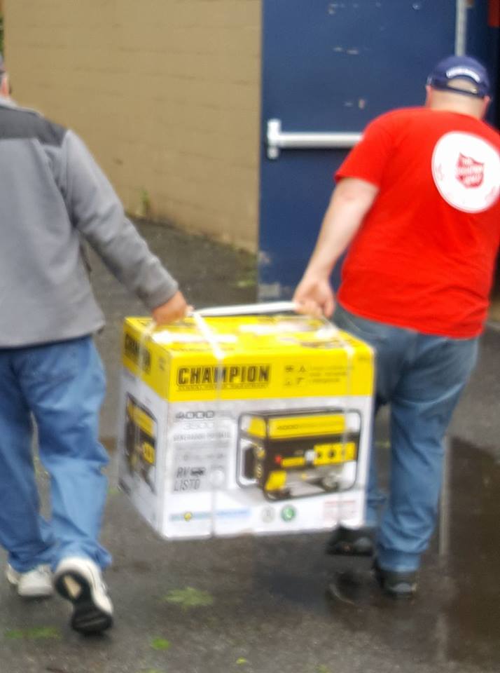 Csher999's tweet photo. #RedCross #TeamLogistics #Rocks today as our @RedCrossMetroN #LogisticsTeam arrives in #Mamakating (Sullivan Cty) delivering needed supplies to the Town &amp; @SalvationArmyUS post #Storm #PartneringUp #VolunteersRock #SleevesUp #HeartsOpen #AllIn https://t.co/8OrRIGpsDQ