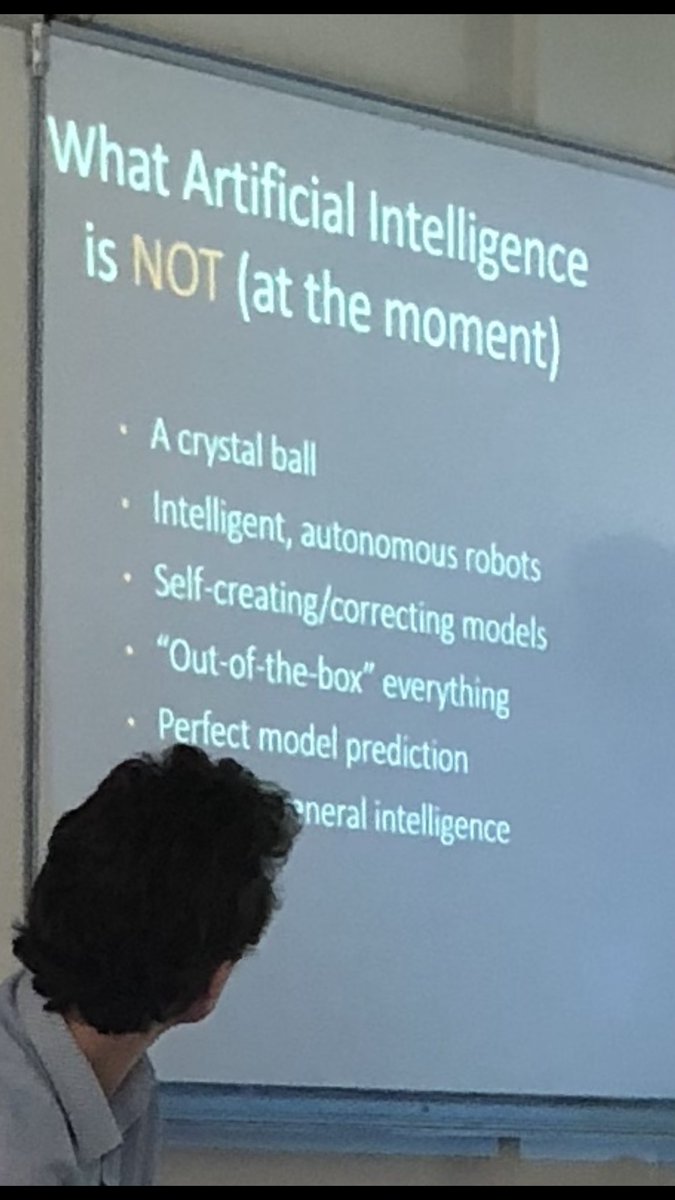 WarrenAzoulay's tweet photo. Formation #IA au M2 du #DELFICO (Dir. @NCatelan) - Merci à #SAS d’avoir rappeler que le #MachineLearning n’est PAS une boucle de cristal 🙏 #datascience https://t.co/1cUUZjvWbL