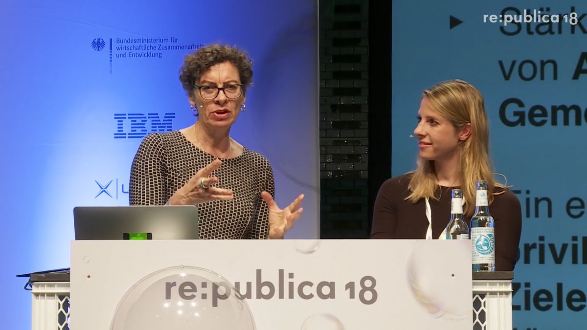 netzpolitik's tweet photo. re:publica 2018: Alles Digitalpolitik oder was? Die (Erfolgs-)geschichte der Netzpolitik. Spannender Talk über das Reframing der Netzpolitik zur Industrie-freundlichen Digitalpolitik. https://t.co/aepvutw3UE #rp18 https://t.co/8v76kpj5t8