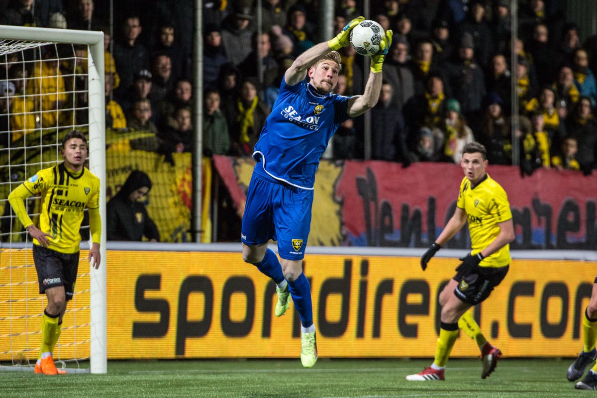 ✍🏻 | Lars Unnerstall heeft vandaag een contract getekend bij PSV. De Eindhoven lenen Lars direct weer uit aan ons. Dat betekent dat Lars in Venlo blijft! 

👉🏼 | Meer informatie over de transfer op bit.ly/2IQmLFc