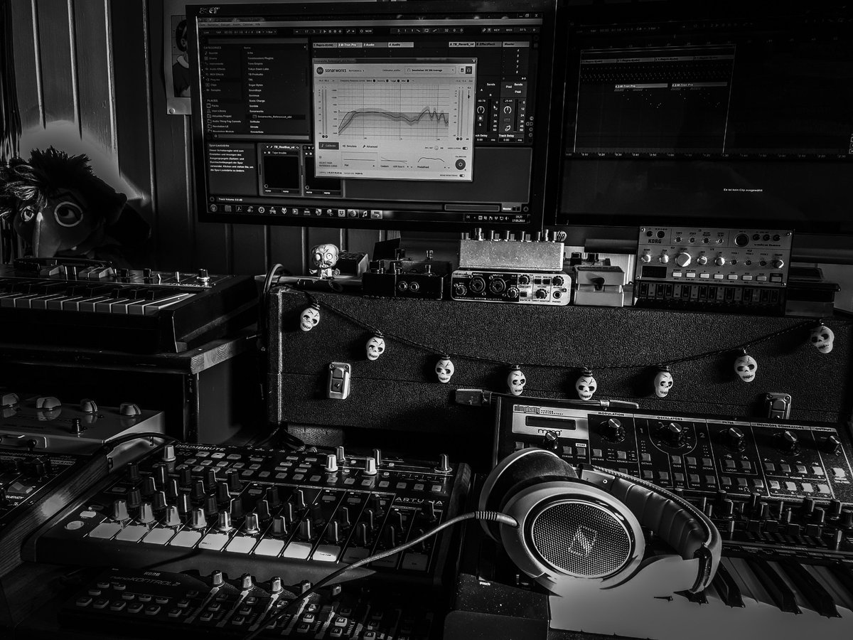 SergeHauppe's tweet image. #reference4studio 

Gear Porn from the Crypt 💀