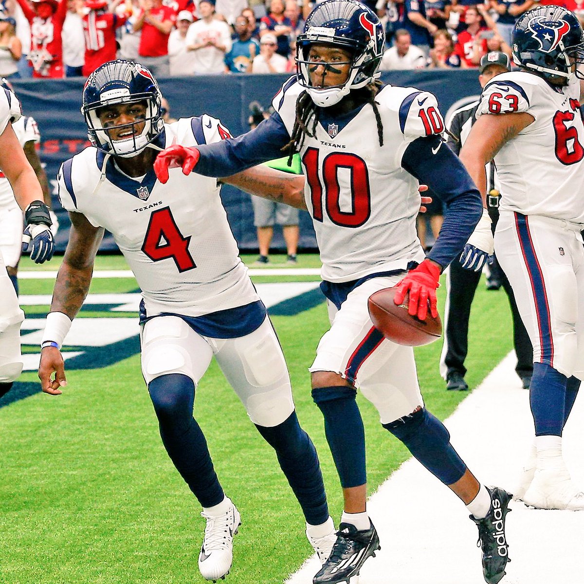 ClemsonPros's tweet photo. Name a better duo. We’ll wait.

#ClemsonNFL https://t.co/NgvRudxOip