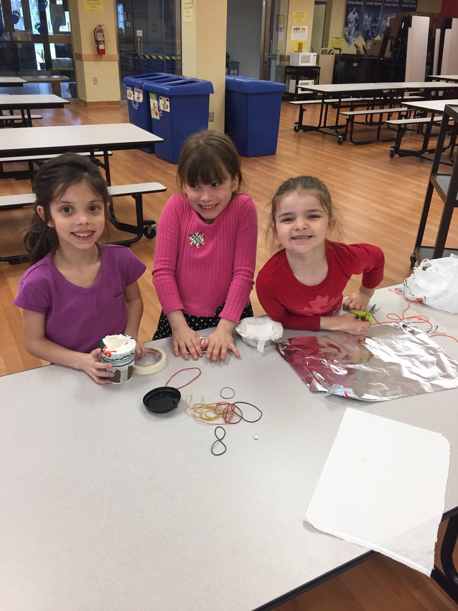 MissMurray07's tweet photo. Making Egg protection devices was the highlight of our materials unit in grade 1 science. @ssrsbbes @SouthShoreRCE https://t.co/mWSf4LVPOu