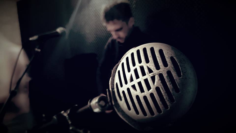 Jamie_Gallienne's tweet photo. 💥 J-1 avant la sortie de #UnderTheRadar ! On se donne RDV demain au @CafeDynamo de @nantesfr pour fêter ça ! 🍻

#Nantes #Angers #Music #CultureAngers https://t.co/p0H8cvPolc