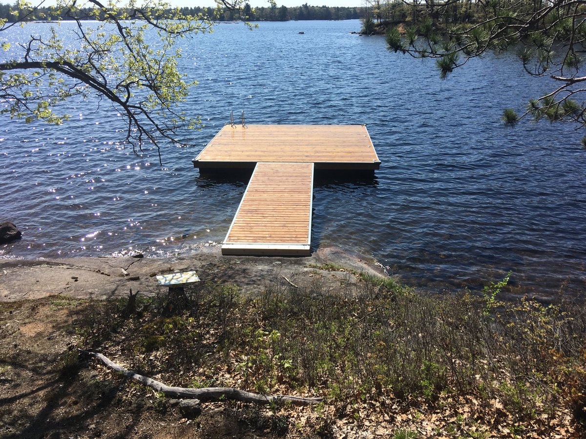 kawarthadocks's tweet photo. Another new one splashed. @eelslake https://t.co/zOs1chaOiZ