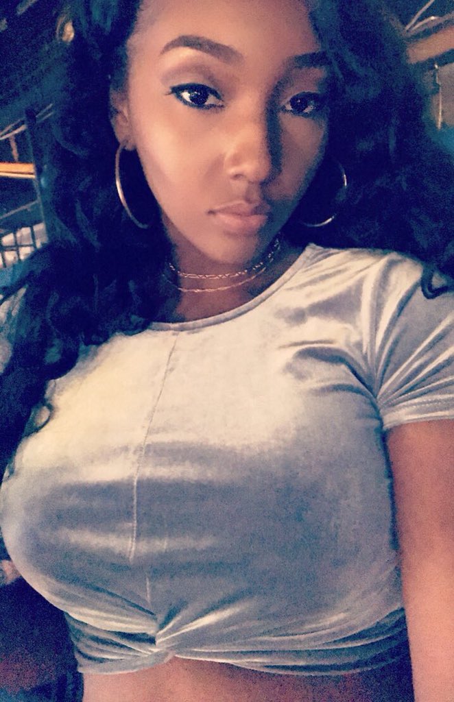 ItsSJasminee_'s tweet photo. #FineWomenThursday😇😇 https://t.co/xysouiHmS0