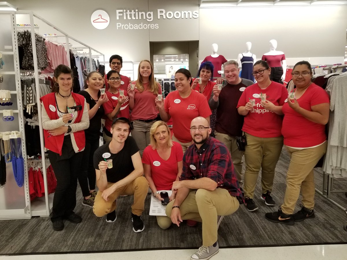 JLeftige's tweet photo. Congratulations to Anthony TL and his team for getting #1 in our group for guest experience and top 10 in our district☕ If you want fresh coffee and a great guest experience, come to T230. 🎯🍊 #Starbucks #Barista #top10 @CynthRobles @Ricky_Fair_TGT @grassroots22 https://t.co/F8lyYRnYBN