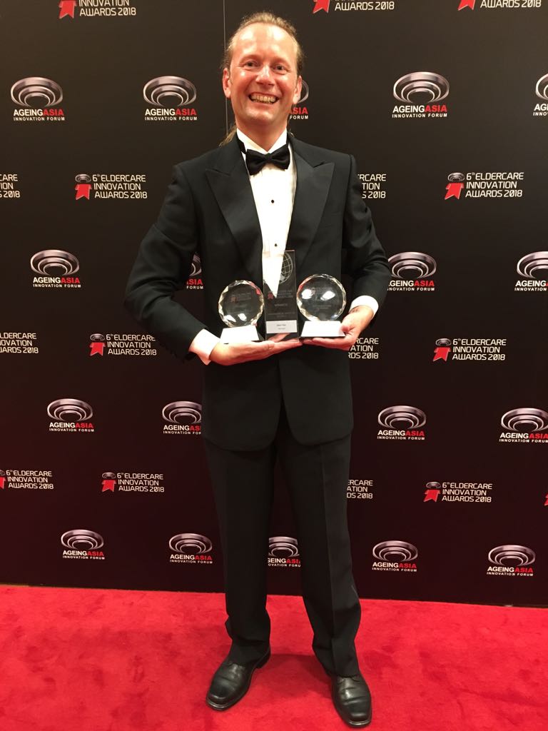 RoboProfessor1's tweet photo. 'Oscars' of the eldercare industry: #mototiles Product Innovation of the Year. https://t.co/nEKI9xv8Vj 
#DTU #eldercareawards #eldercare #play #rehab #welfaretech #seniors #playware #ageing #MarinaBaySands #Oscars #DanishDesign #Denmark #care https://t.co/rtqjoqNwoS