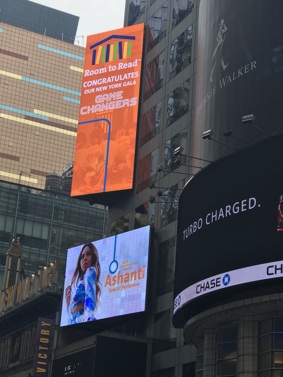 Bettie's tweet photo. It’s gala day... @RoomtoRead @ashanti @glamourmag @Citi @BCLEnt #RoomToRead #Ashanti #WrittenEntertainment #BCLEntertainment #TimesSquare. https://t.co/uH0JM8VDqF