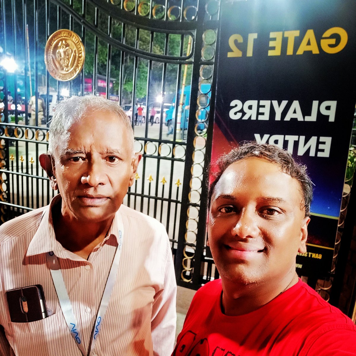dhempe's tweet photo. Ee Sala Cup Namde.. Made @RCBTweets win the last home match to get it within fighting distance for play offs berth :) #FunCaptain @CaptainMorganIN #DhempeNivyTravels #MacroTraveller #VivoIPL https://t.co/eX4pb9gO0K