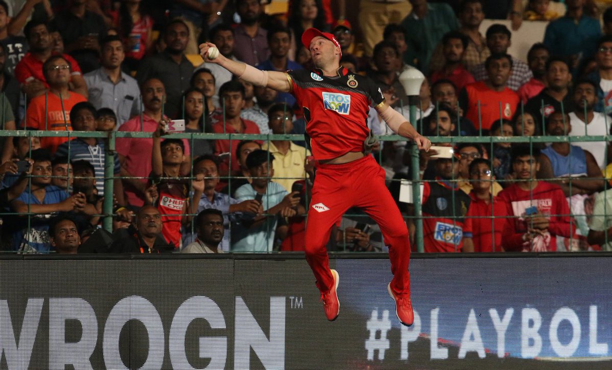 LMKMovieManiac's tweet photo. Will be one of the unforgettable moments of #IPL2018.. #ABD #RCBvSRH @ABdeVilliers17 #flyinghighnow! https://t.co/W1v9AM3zXJ
