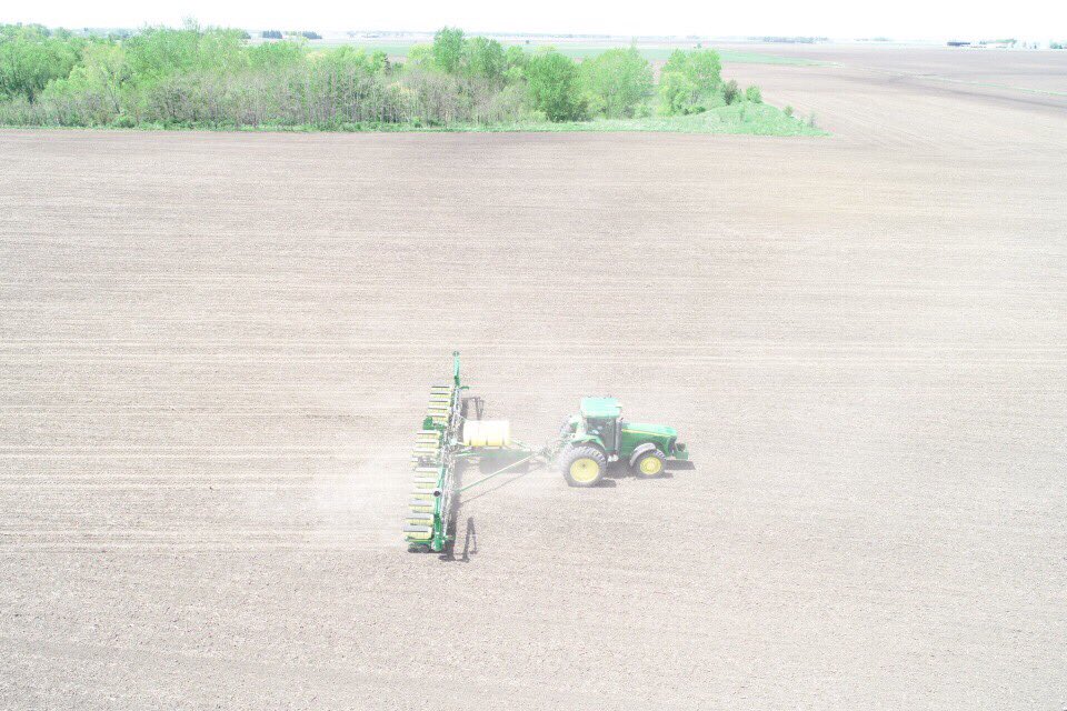 AgronNateL's tweet photo. Thanks for the assist today with our @PioneerIowa #GrowingPointAgronomy @Troy_Bauer ! https://t.co/5kRptQFNRR