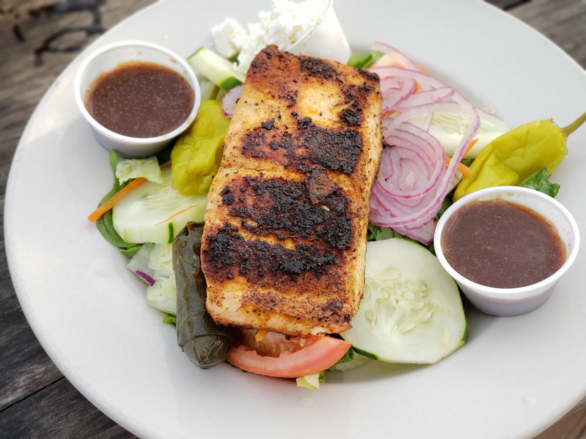 VisitBradenton's tweet photo. RT @southern_family: If you are looking for spectacular beachfront views, nightly entertainment, great service and delicious food then stop by the @GulfDriveCafe for breakfast, lunch or dinner. They won't disappoint! #BradentonArea #annamariaisland https://t.co/tvqRxYAfua