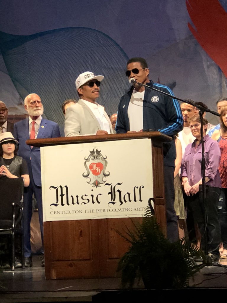 SamiMeiMusic's tweet photo. What an incredible experience meeting @Jacksons at the @dmweekend press conference today!! This is an awesome event that I’m super excited to be a part of - I’ll be performing at the artist showcase on June 16th! 

#detroit #detroitmusic #motown https://t.co/1LrVPHr5vm