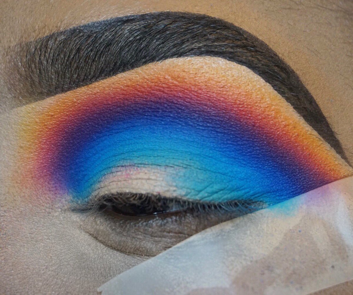 Blend game strong ๐ช๐พ๐๐พ
@MorpheBrushes 35B palette
@ColourPopCo black โn Brown brow pencil