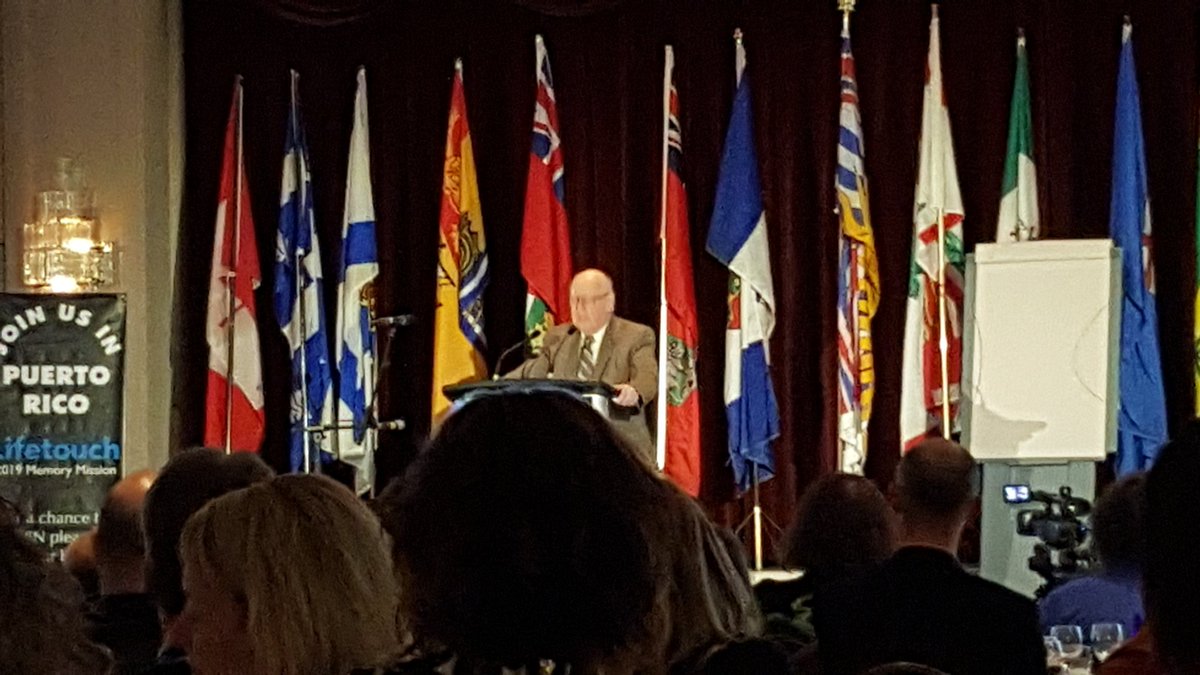 Dr. Myrle Vokey entertaining at the Gala Duty <a href="/CAPNL2018/">CAPNL 2018</a> #CAPNL2018