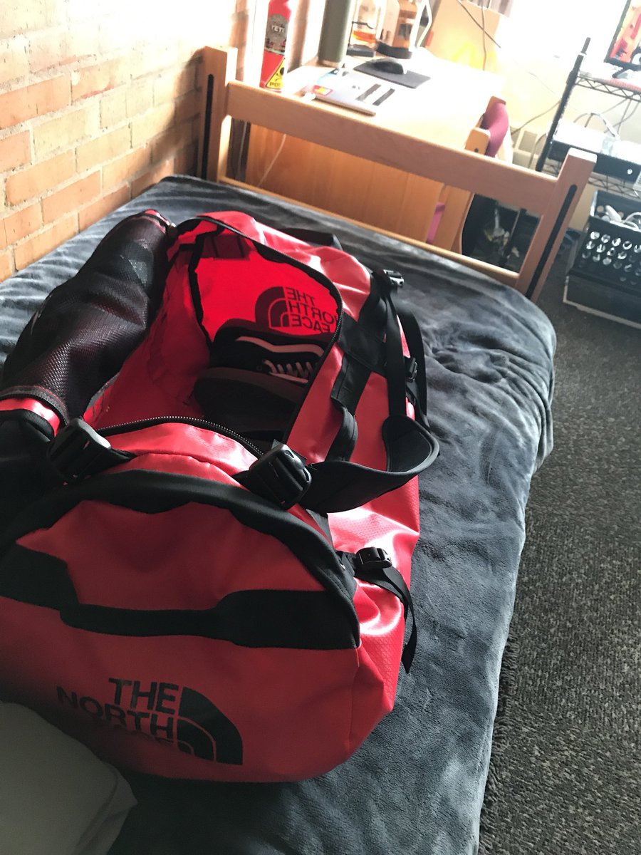 1133wR's tweet photo. When you want to leave so you start packing already... https://t.co/iJA2i6lNSh