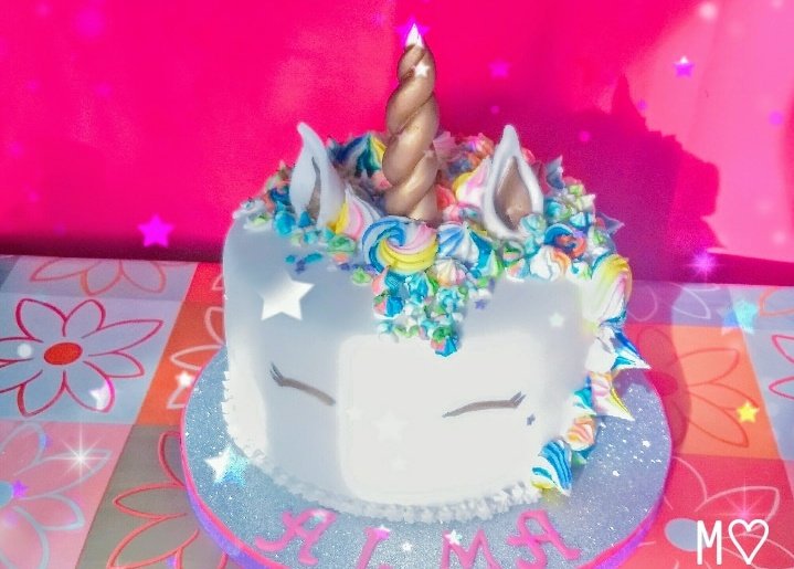 mariana_cakeART's tweet photo. 🎠 #unicorn #cakeart #birthday #fantasy #icingwork https://t.co/hAeL93fjqa