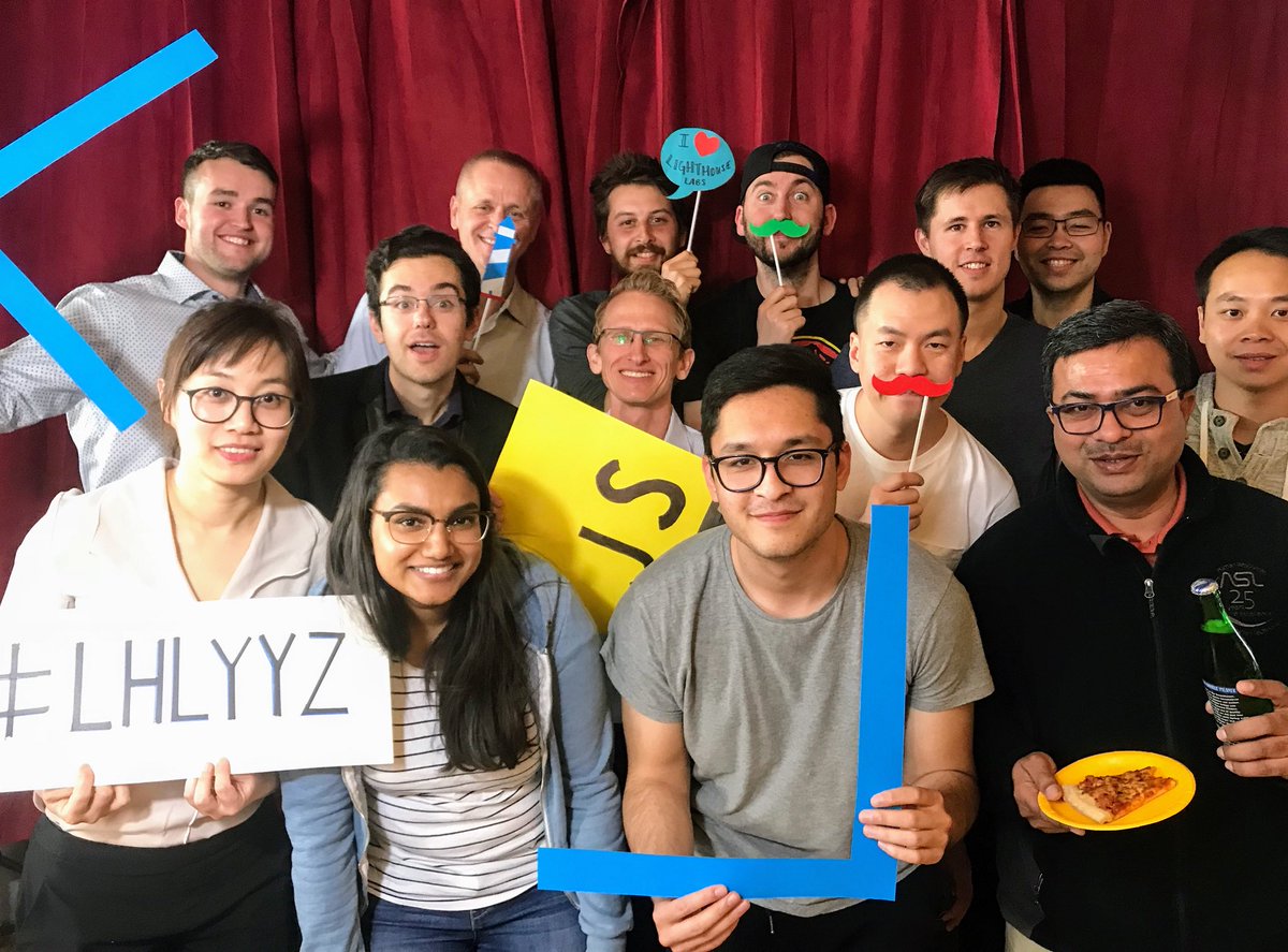 lighthouse_labs's tweet image. Having fun with our students at #LHLDemoDay tonight! 👩🏽‍💻👨‍💻

#LHLYYZ #learntocode