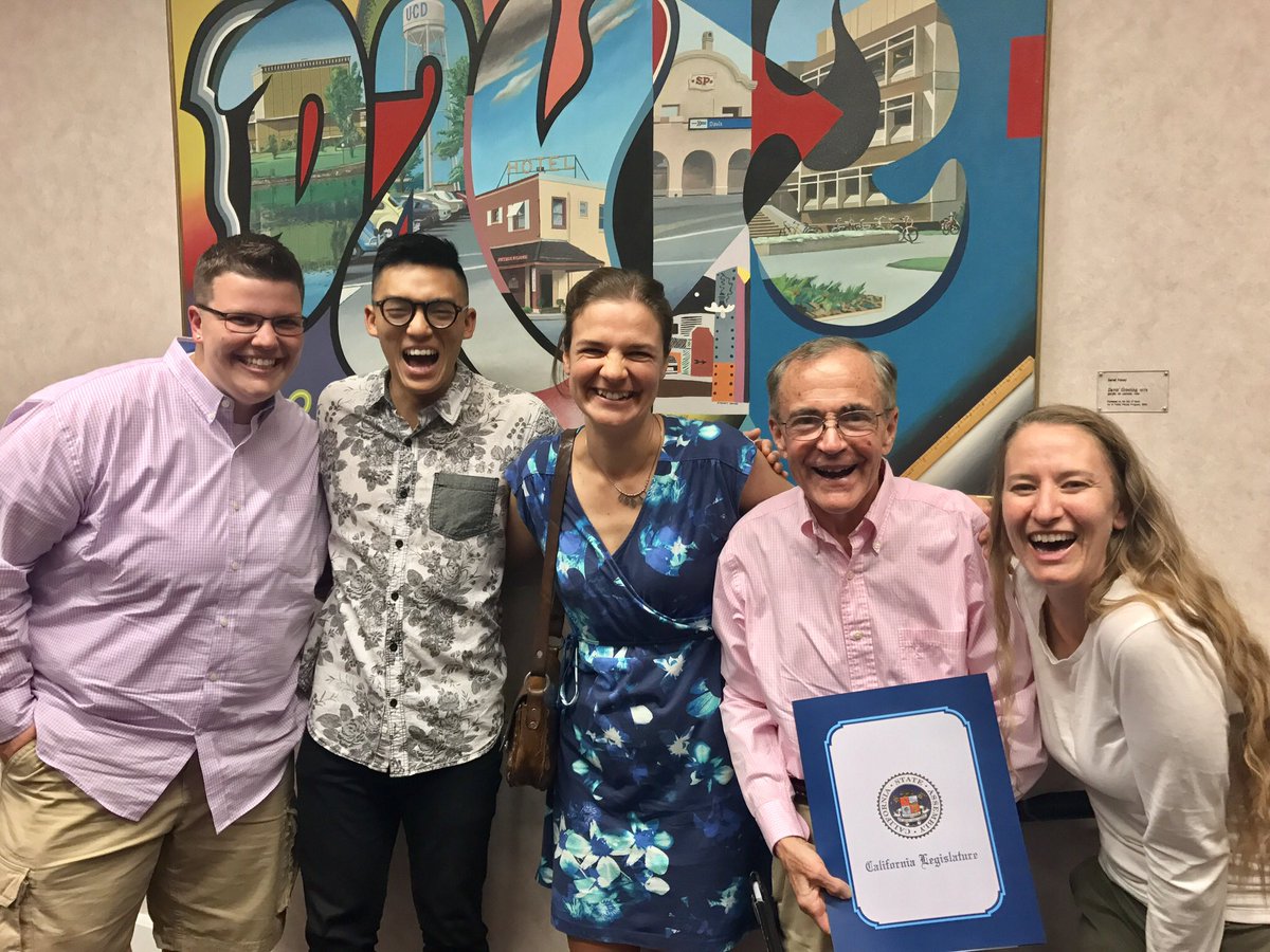 TreeDavis's tweet image. Tree Davis received an Environmental Recognition Award for its 25 years of service to Davis and Yolo County Tuesday evening.  Planting trees, growing community!