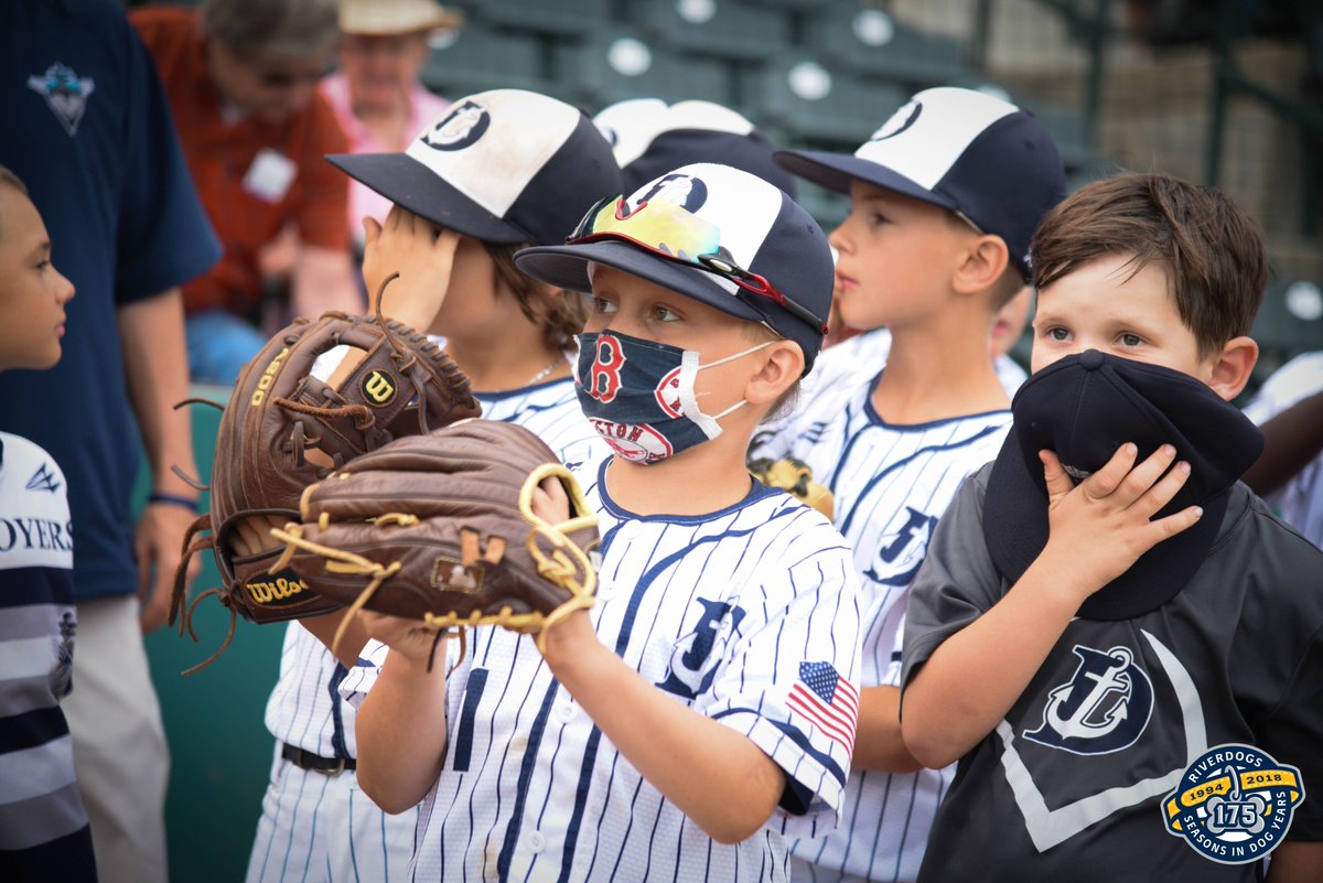 ChasRiverDogs's tweet photo. It was awesome to have #ChildhoodCancer Warrior, Gaige, throw out our first pitch to Dalton Blaser (@2Blaser2) before tonight's game! Gaige threw out the pitch as a representative of tonight's Dogs With A Cause,@accorg! #HelpKidsWithCancer #4KidsWithCancer
🐶⚾️ https://t.co/HLTwk0Tjut