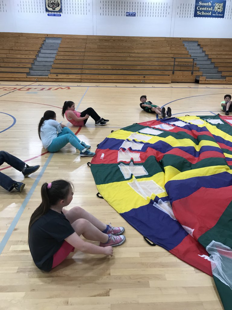 SouthCentralPE's tweet photo. We used our parachute to get in a little workout and then rest underneath our “tent”! 💪🏼⛺️ https://t.co/Xy2Fmcqpz7