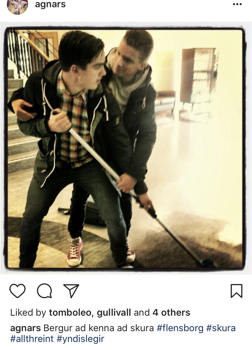 Ánægður að <a href="/agnarblackpool/">Agnar Smári Jónsson</a> sé byrjaður að taka til heima hjá sér.Það gleymist að ég kenndi honum að skúra í denn. #seinnibylgjan